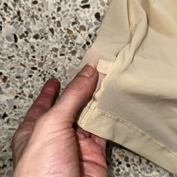 EUC Lululemon sheer tan wrap top 4 6 yoga Pilates - Picture 5 of 6
